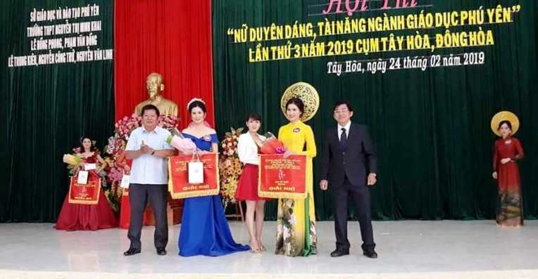 c-Tr-n-C-ng-Ch-nh-PCT-UBND-huy-n-T-y-H-a-c-ng-v-i-Tr-ng-Ban