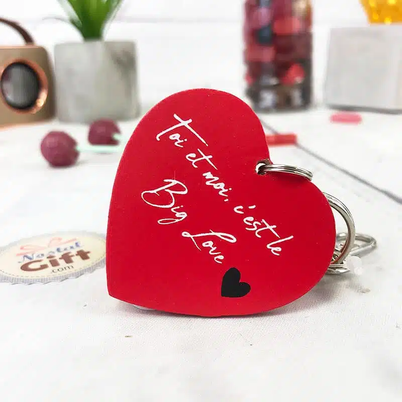 porte-clef-coeur-bois-rouge
