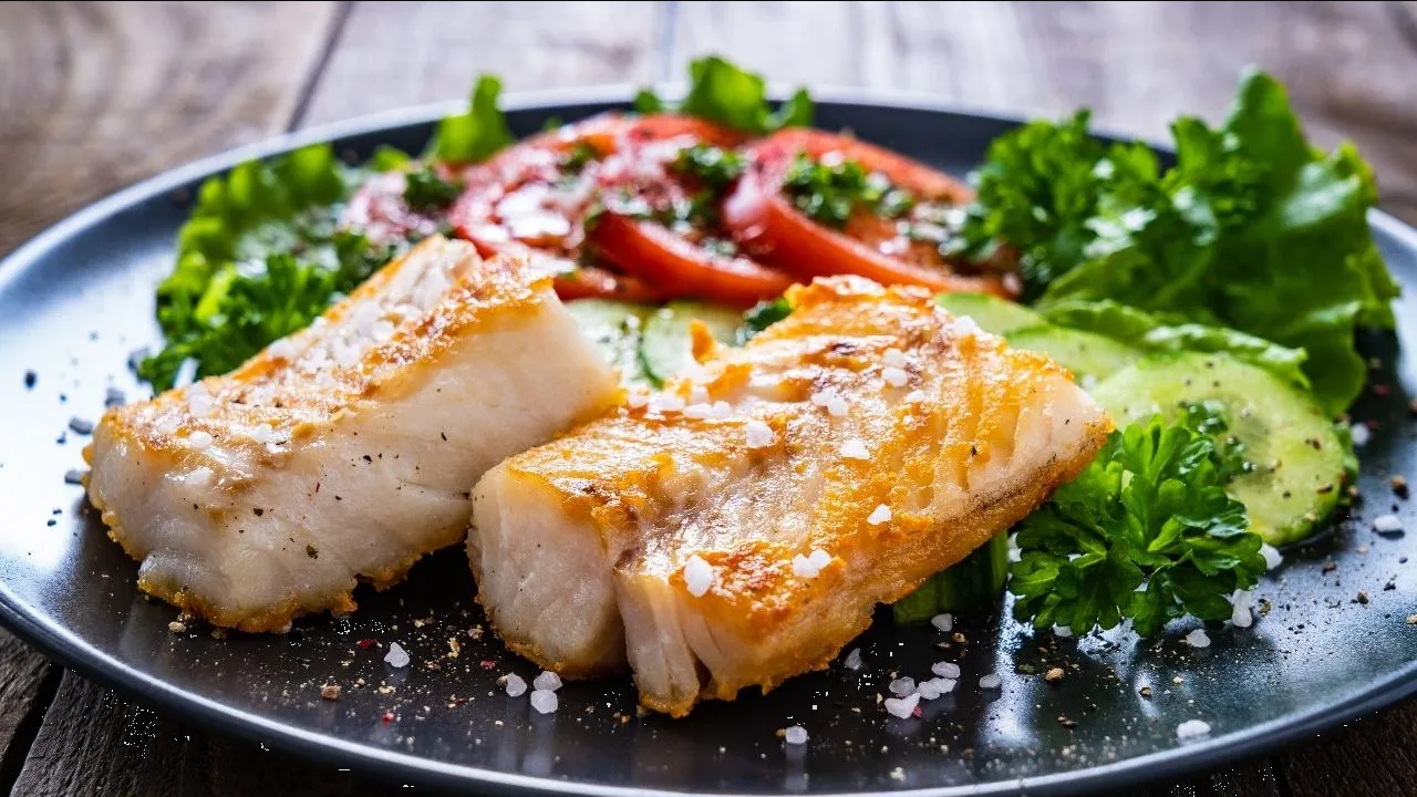 Filete de pescado en salsa de mantequilla y especias: rápido y delicioso