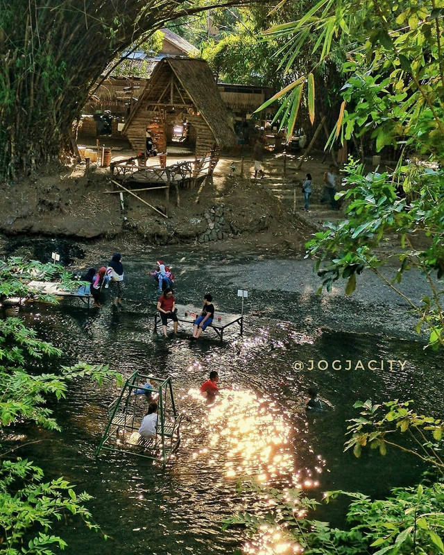 Pasar Kebon Empring