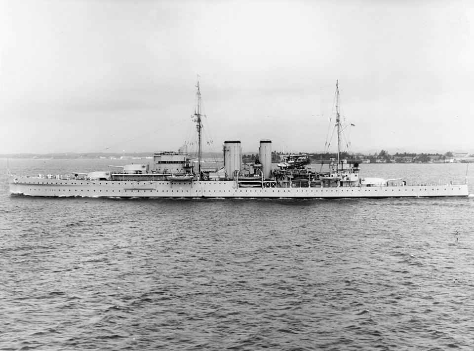 Crucero pesado británico HMS Exeter en Coco Solo, Canal de Panamá. 1939