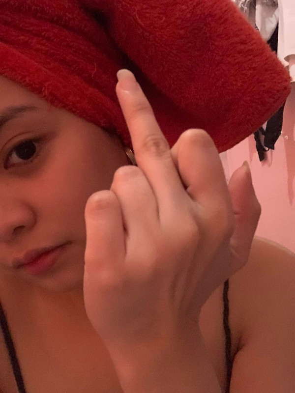 巨乳雙球電眼妹