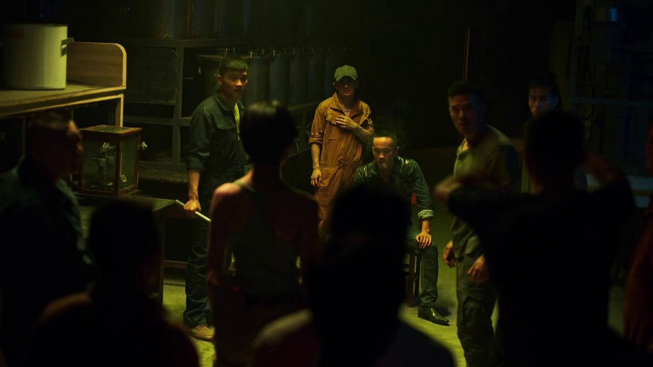 Screenshot of Kuang Bao Ju Xi - Crazy Lizard  [ORG Hindi] (2024) &bull; Hindi, Chinese Dual Audio on MovieLinkBD