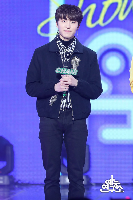 FEF0-C5-D3-2-A0-C-4122-9122-A7-EEE24334-