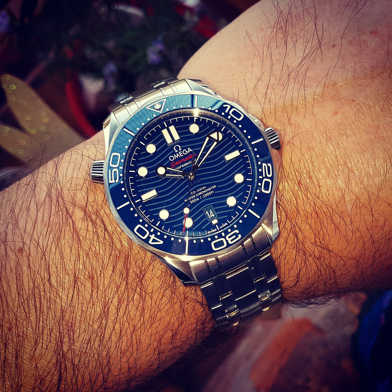 Ω Seamaster Professional Diver 300M Co-Axial Master Chronometer 42mm Blue (1)