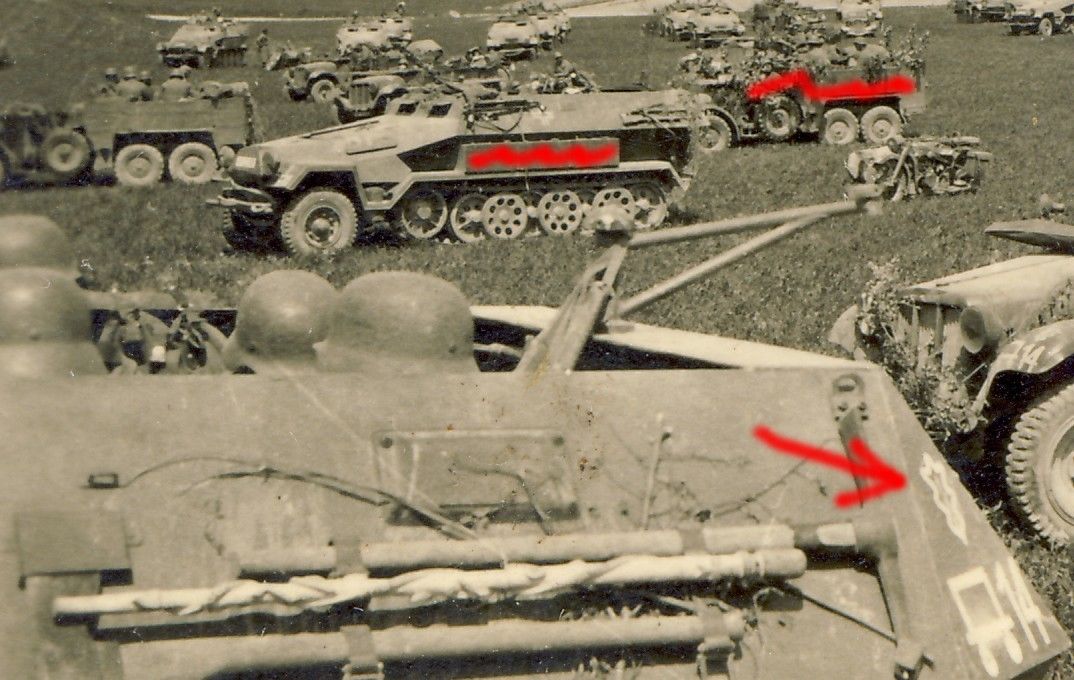 Foto 1. Panzer Division Halbkette Technik PKW Schützenwagen