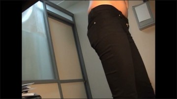 [Image: Voyeur15155114403.jpg]