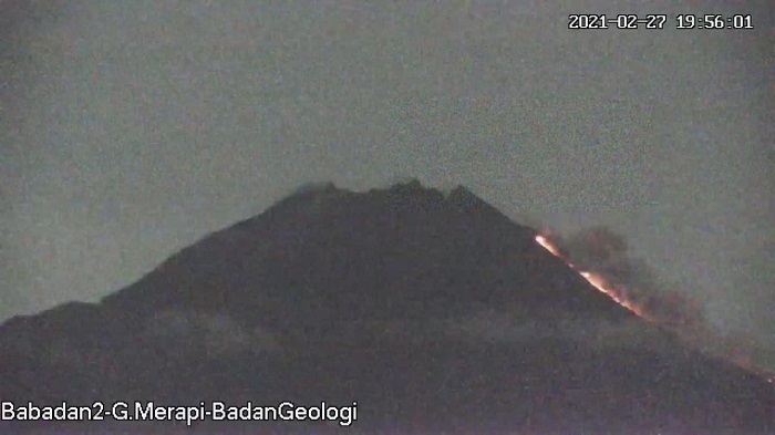 Terjadi awanpanas guguran di Gunung #Merapi tanggal 27 Februari 2021 pukul 19.56 WIB. Awanpanas guguran tercatat di seismogram dengan amplitudo 28 mm dan durasi 99 detik, jarak luncur 1000 m ke arah Barat Daya.