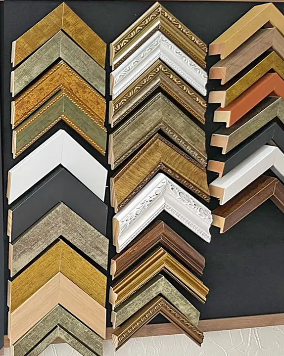 Variedade de perfis e cores de molduras sob medida em Campinas