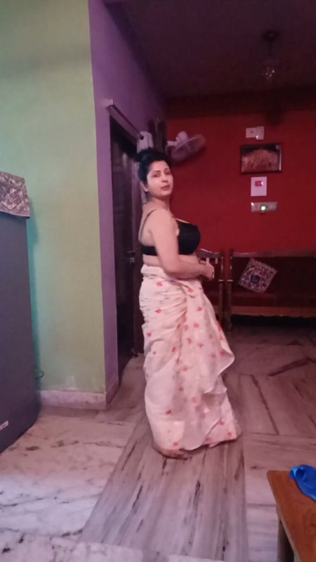 Bengali busty lady huge tits in black satin Bra mkv snapshot 01 54 000