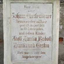 Grabstein Johann Oberleuthner