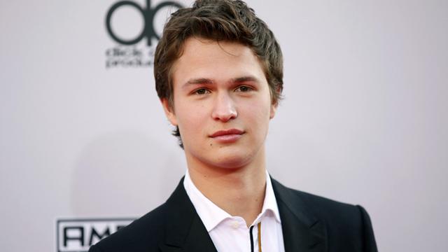 094945000-1453882210-Ansel-Elgort.jpg