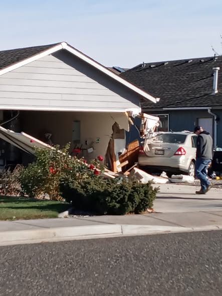 CAR-HITS-HOUSE-1