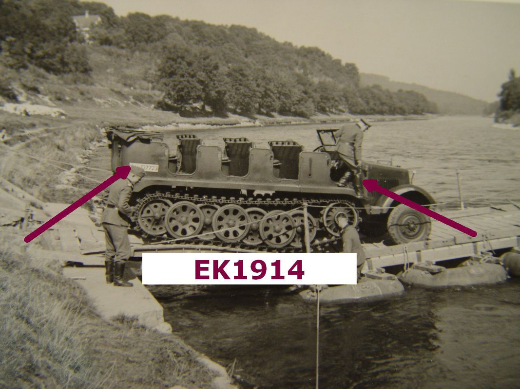 Foto, Halbkette auf Pontonbrücke, 5t Zugmaschine