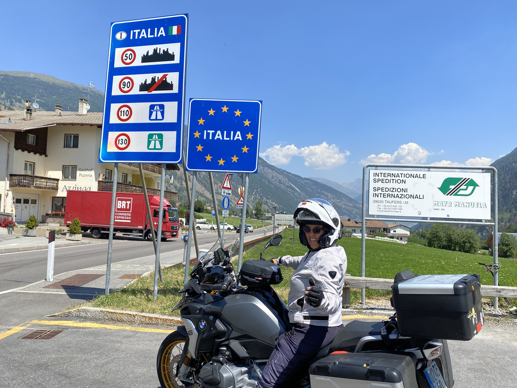 3D76A1B1-7E83-4053-8795-297D28221087