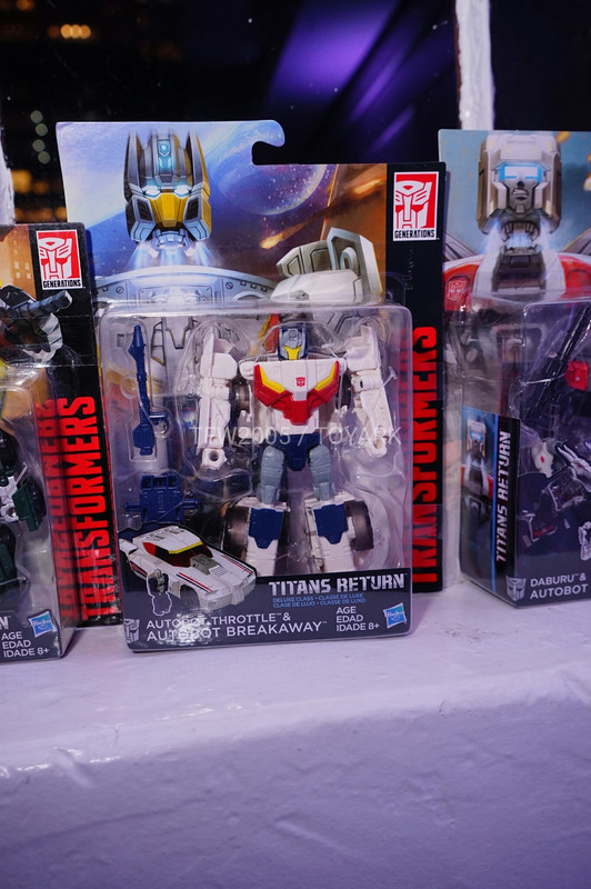 NYCC2016-Titans-Return-080