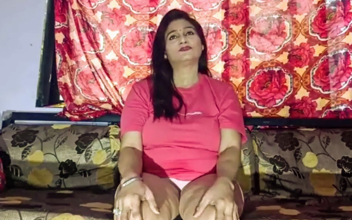 Desi hot bhabhi pussy fucked by husband’s friend
