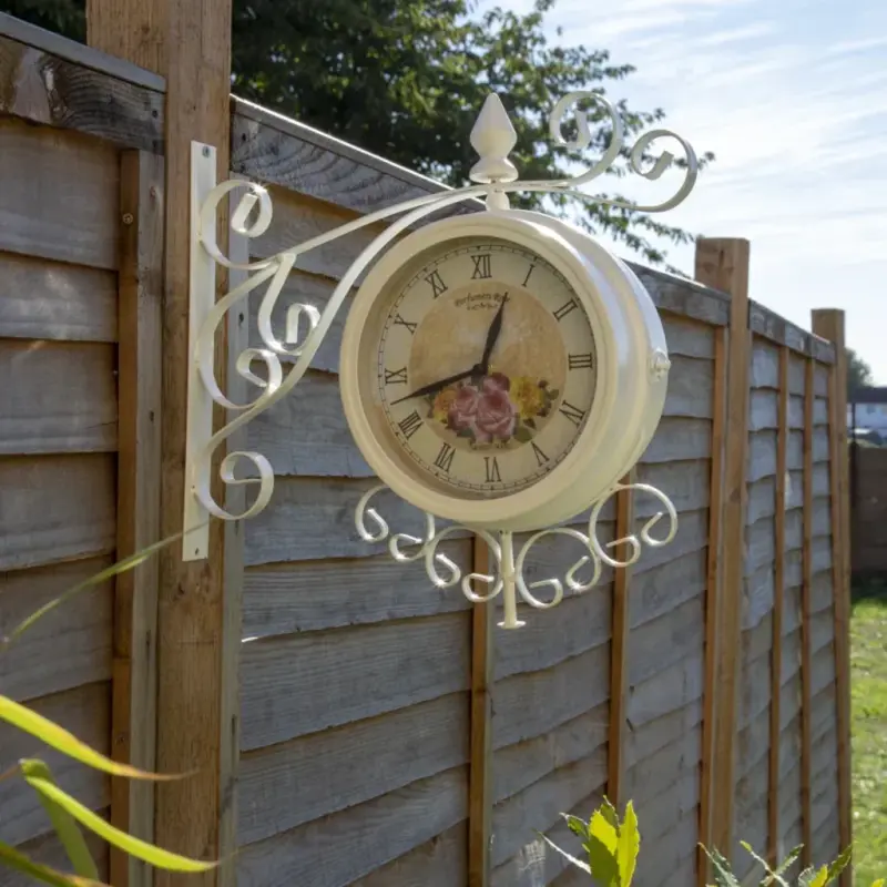 clock-yellow.webp