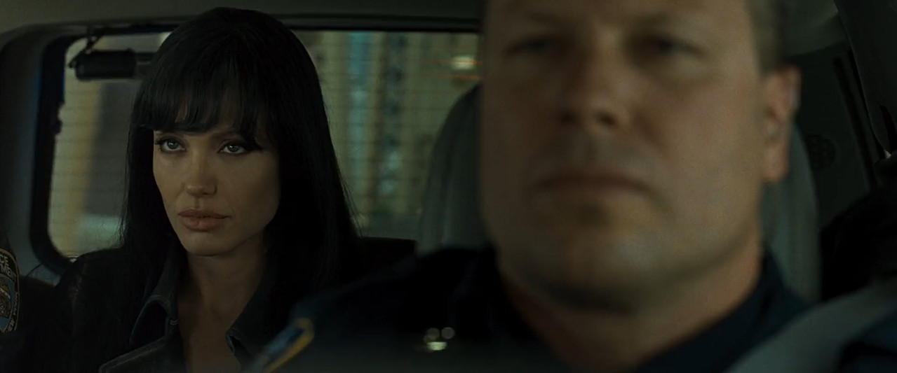 Salt 2010 Director's Cut BluRay [Hindi + Tamil + Telugu + English] 1080p 480p 720p ESub Screenshot