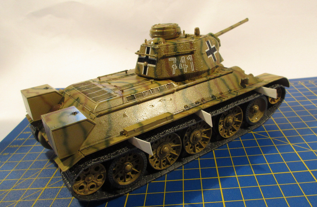 Pz.Kpfw 747 (r)-3 023
