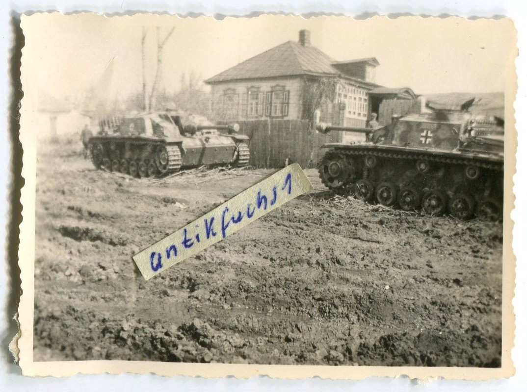 Panzer-Sturmgeschütz mit Namen ZIETHEN und Tarna