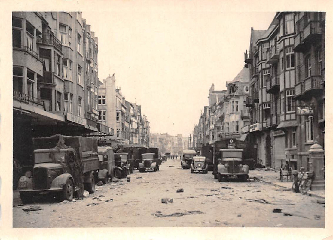Engl. LKW auf Rückzugstrasse La Panne Belgien