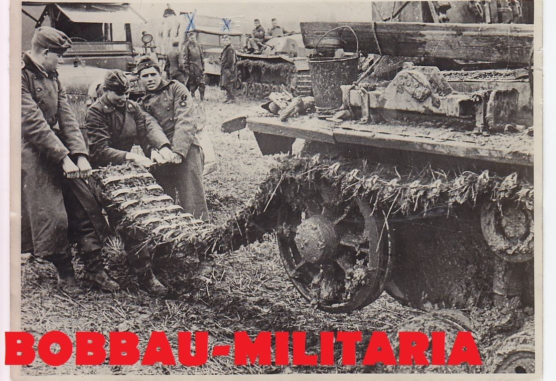 Sturmgeschütz STUG III Kettenwechsel im Felde St