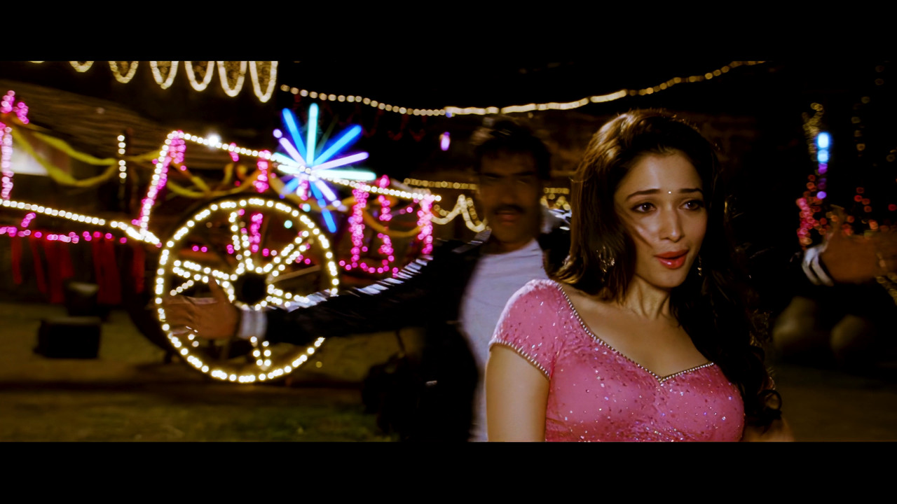 Tamanna Hot Song 03 From Himmatwala Taki O Taki 4K (Best Quality).mp4_snapshot_03.16_[2021.04.05_13.