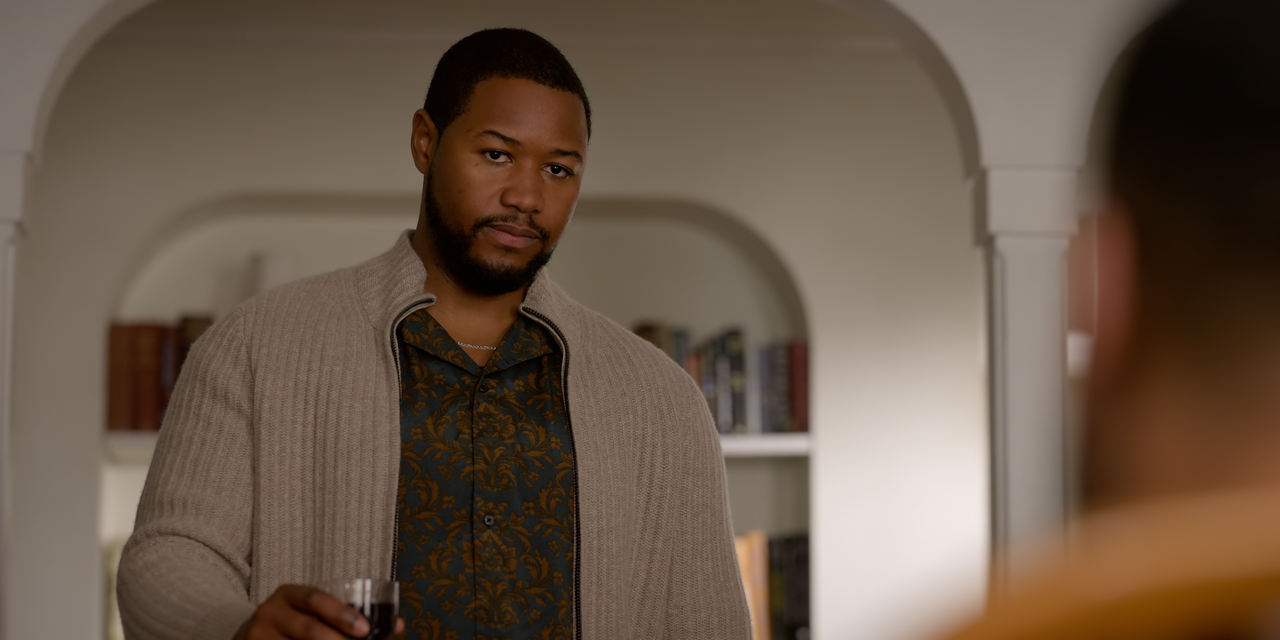 Shrinking.S02E12.The.Last.Thanksgiving.2160p.10bit.ATVP.WEB-DL.DDP5.1.HEVC-Vyndros.mkv_snapshot_34.5