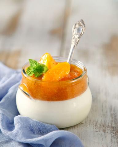 moys giaoyrti me meli kai saltsa verikoko gastronomos 610x762