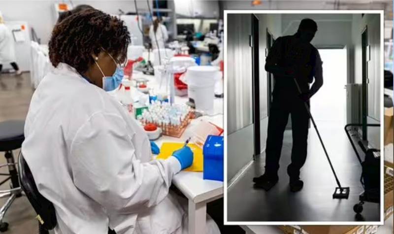 addetta alle pulizie distrugge campioni di laboratorio