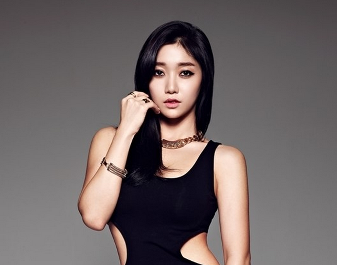 1517302673-nine-muses-sera.png