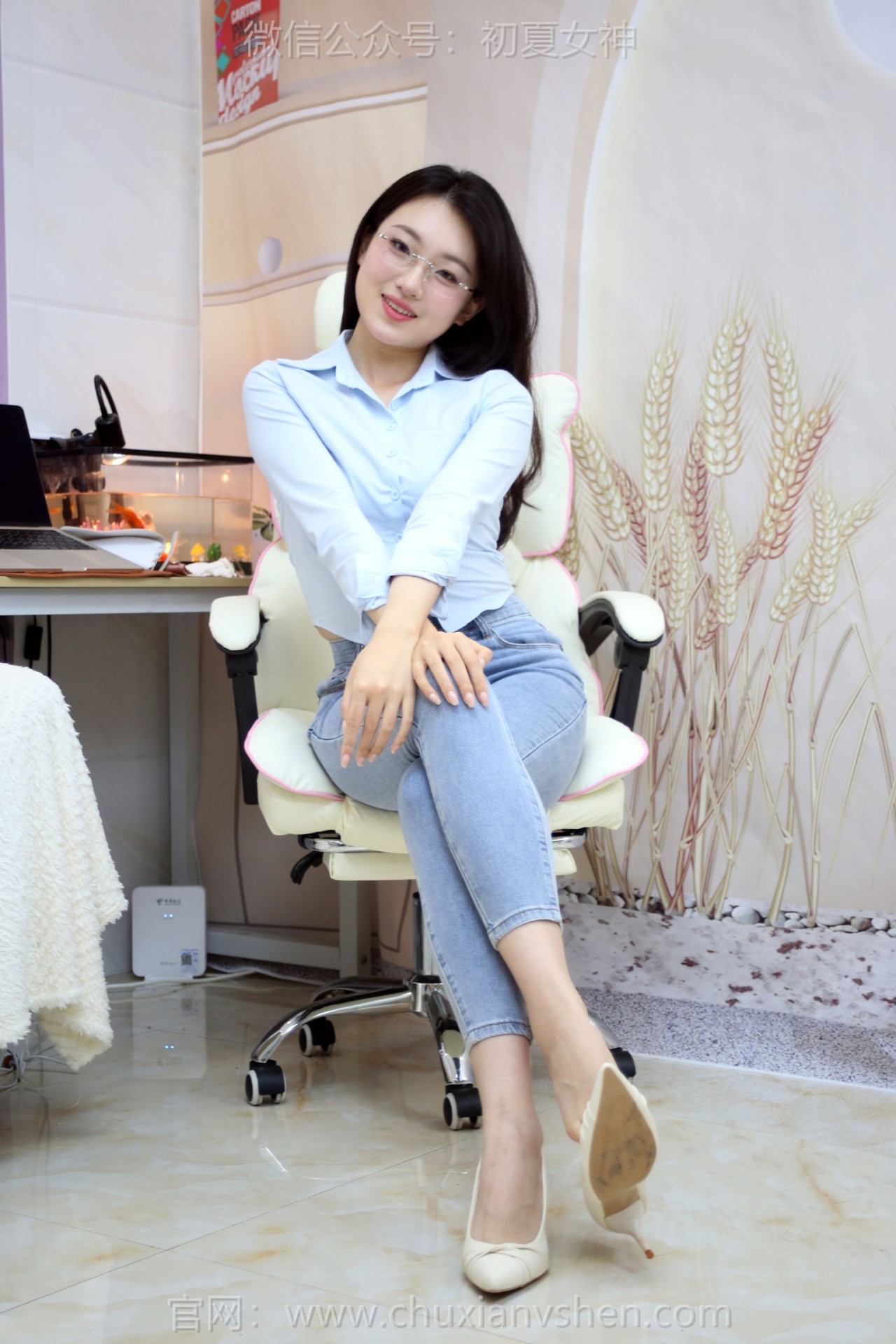 夏小小nude《初夏女神》写真，室内的，清新与优雅的双重享受插图6