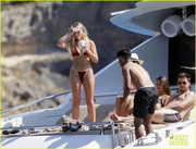 perrie-edwards-alex-oxlade-chamberlain-august-2020-34