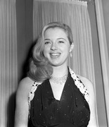 Diana-Dors-c44