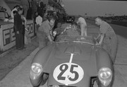 24 HEURES DU MANS YEAR BY YEAR PART ONE 1923-1969 - Page 44 58lm25-Ferrari-250-TR-Pedro-Rodriguez-Jose-Behra-12