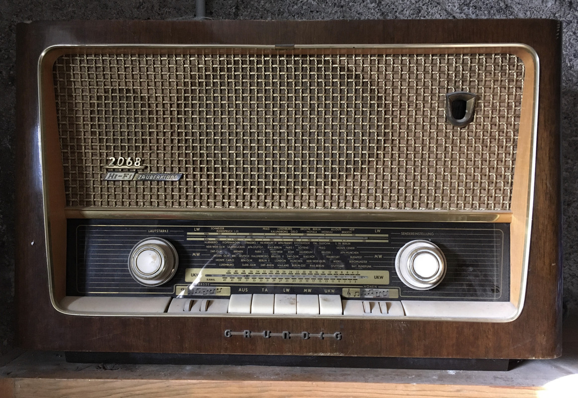 [Bild: Grundig-Radio-2068.jpg]