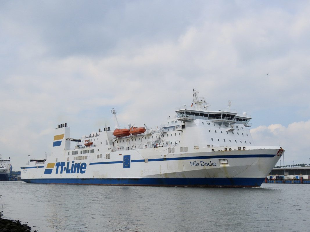 2D119923-908C-4271-9DC2-C472CE1F9D5C