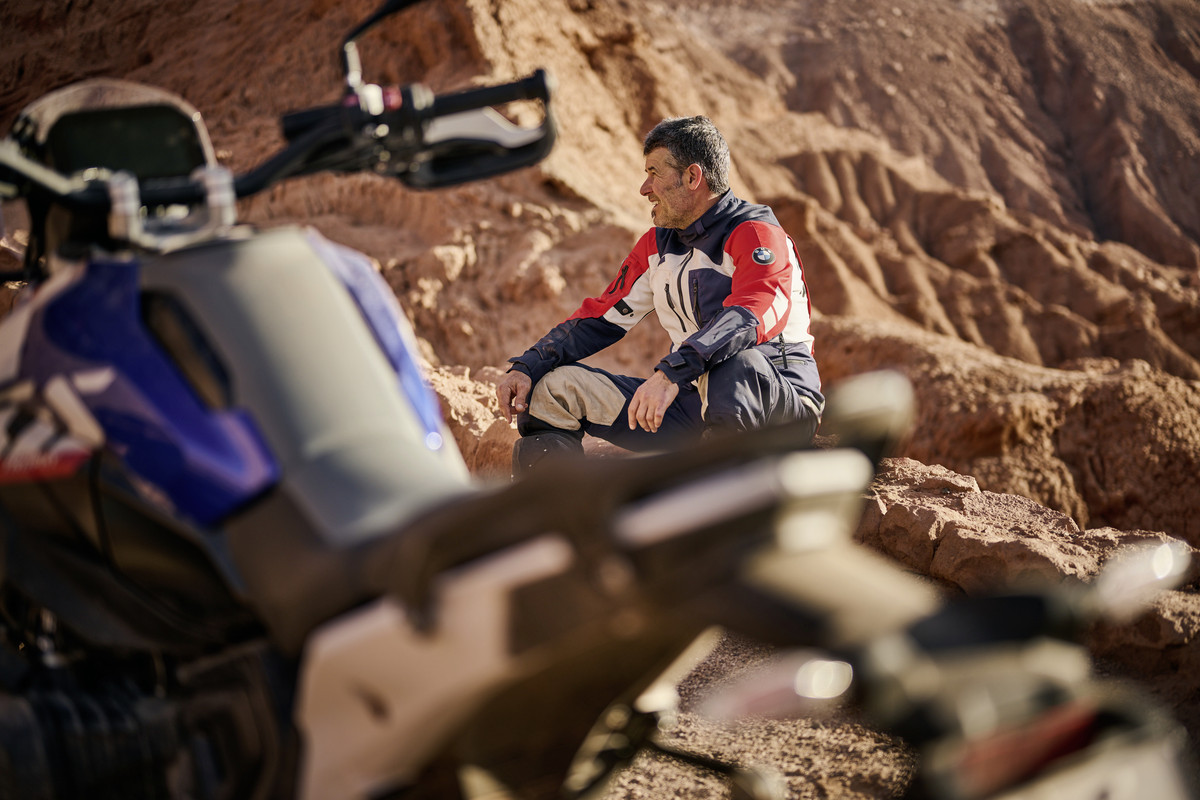 P90533825_highRes_bmw-motorrad-clothin