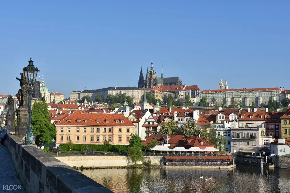 Prague Castle and Cathedral Tour