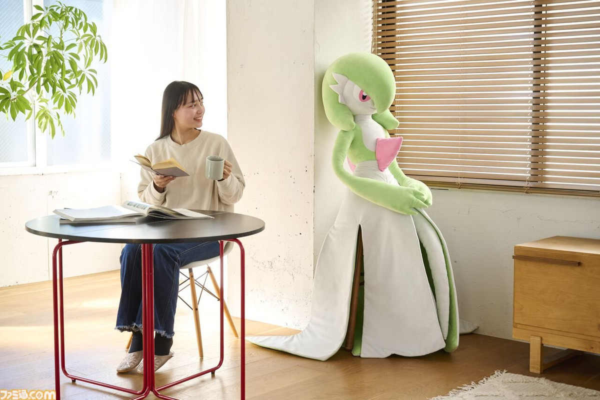 Pokemon-Gardevoir-LifeSize-Plush-7