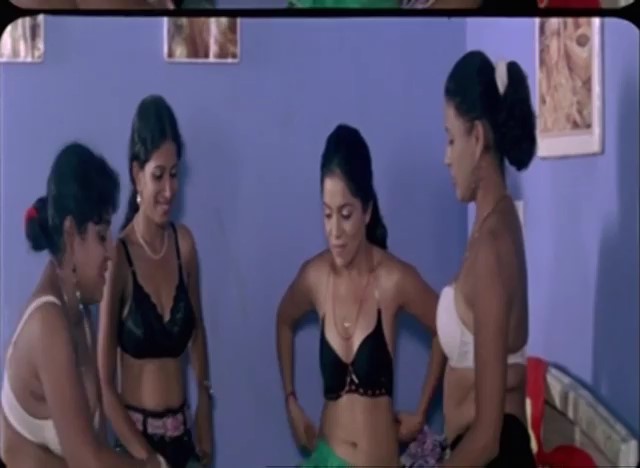 [Image: 12-Bollywood-Uncensored-Clips-12-mp4-sna...-41-14.jpg]