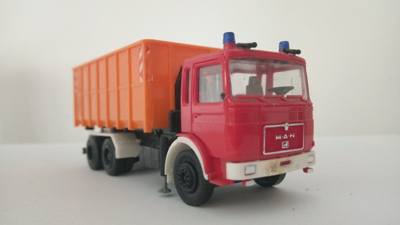 Mache (9222)