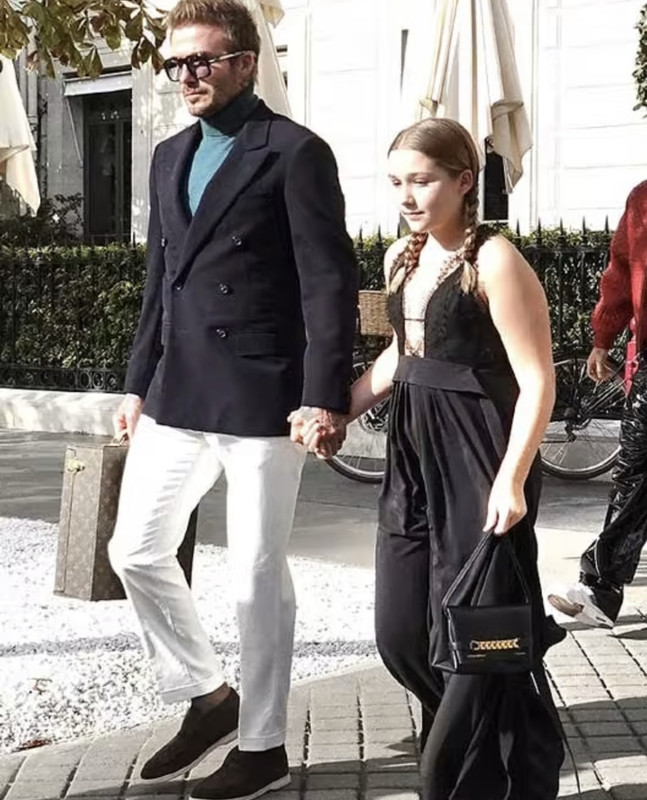 286552E4-8EC0-4D79-AD59-77E53650D028