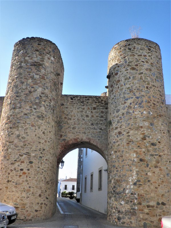 OLIVENZA-16-9-2011-EXTREMADURA - Los pueblos más bonitos de España-2010/2023 (54)