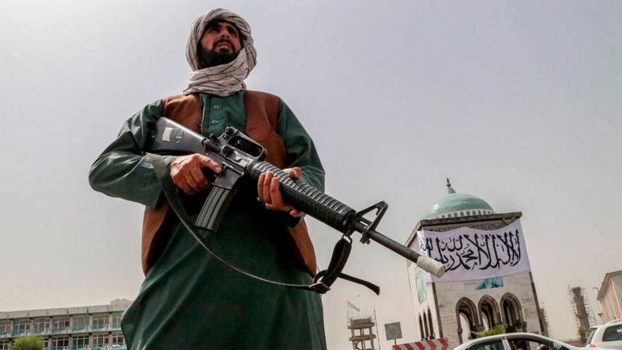 Talibanes armados Talibanes armados
