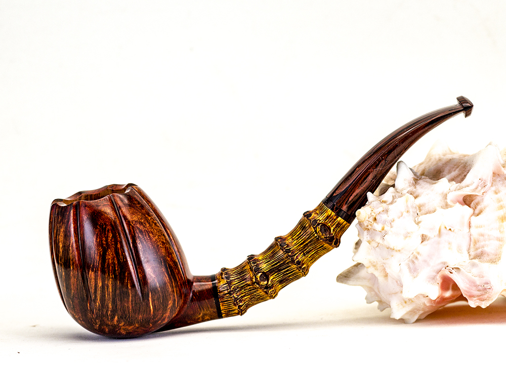 Pipe no. 5422. Black tulip