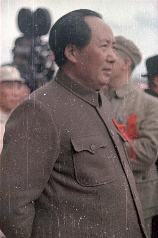 Провозглашение Китайской Народной Республики 1 октября 1949 г. Провозглашение Китайской Народной Республики 1 октября 1949 г. снимке, Владиславович, Владислав, Микоша, серой, куртке, СНИМКОВ, МНОГОМНОГО, КАТОМ, фотокинооператор, советский, случаю, октября, Тяньаньмэ́нь, площади, провозглашение, Китайской, автор, республики, Народной