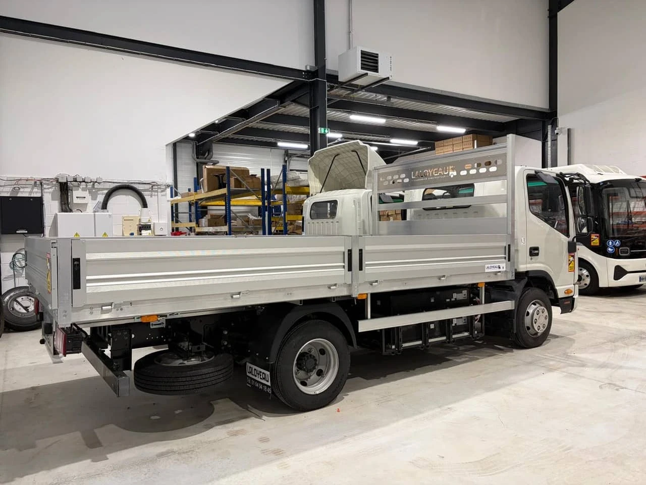 Camion électrique iJAC N75 avec benne