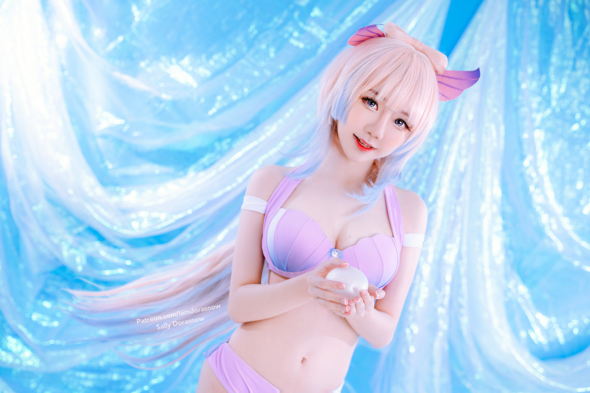 [Image: Sally-Dorasnow-Kokomi-Bikini-4.jpg]